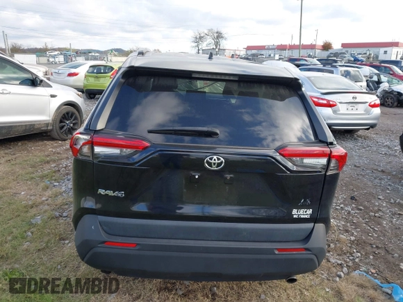 2021 Toyota RAV4 LE with VIN 2T3F1RFV6MC170364, listed as a IAAI auction lot 40770768 with 84,128 mi miles. Bid and sale history available at carsss.com. Image 17.