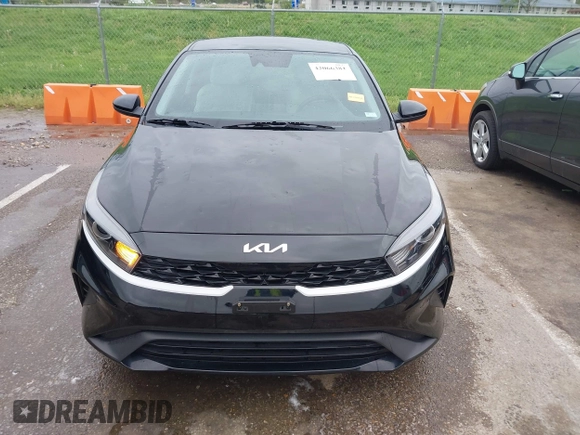 2022 Kia Forte LXS z VIN 3KPF24AD4NE450309, wystawiony jako IAAI lot #42066381 z przebiegiem 43 314 mil mil oraz . Historia ofert i sprzedaży dostępna na DreamBid. Obrazek 12.
