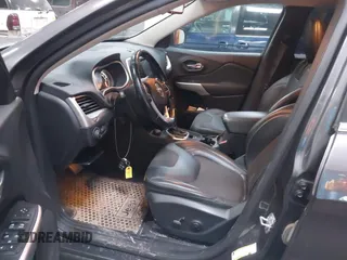 2018 Jeep Cherokee Latitude Plus with VIN 1C4PJMLX9JD556278, listed as a IAAI auction lot 41423924 with 55,941 mi miles. Bid and sale history available at carsss.com. Image 5.