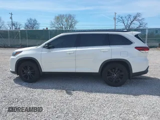 2019 Toyota Highlander SE with VIN 5TDJZRFH0KS620178, listed as a IAAI auction lot 41829974 with 73,701 mi miles. Bid and sale history available at carsss.com. Image 14.