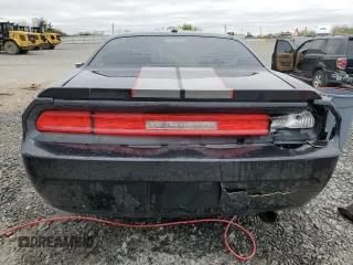 2010 Dodge Challenger SE z VIN 2B3CJ4DV6AH103431, wystawiony jako Copart lot #53477725 z przebiegiem 126 526 mil mil oraz Szkoda całkowita • Salvage title. Historia ofert i sprzedaży dostępna na DreamBid. Obrazek 6.