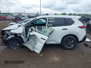 2023 Nissan Rogue S z VIN 5N1BT3AB8PC850965, wystawiony jako IAAI lot #42242674 z przebiegiem 34 280 mil mil oraz . Historia ofert i sprzedaży dostępna na DreamBid. Obrazek 15.