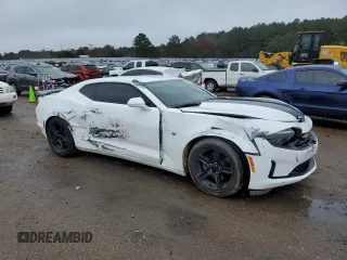 2020 Chevrolet Camaro 1LT with VIN 1G1FB1RX6L0103091, listed as a Copart auction lot 67204752 with 33,744 mi miles. Bid and sale history available at carsss.com. Image 4.