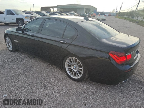 2013 BMW 7 Series 740Li with VIN WBAYE4C57DDW22531, listed as a Copart auction lot 81522614 with 174,441 mi miles and Clean title. Bid and sale history available at DreamBid. Image 2.