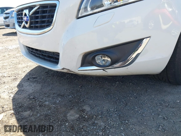 2013 Volvo C70 T5 с VIN YV1672MC2DJ137263, выставлен на аукционе IAAI как лот 41834316 с пробегом 26 337 миль миль и . История ставок и продаж доступна на DreamBid. Изображение 6.