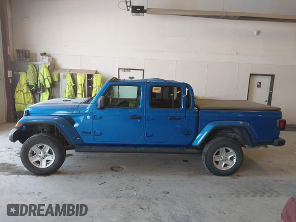 2020 Jeep Gladiator Sport S with VIN 1C6HJTAG8LL193845, listed as a IAAI auction lot 42085533 with 121,134 mi miles. Bid and sale history available at carsss.com. Image 14.