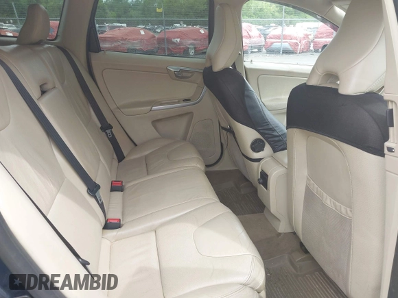 2010 Volvo XC60 3.0T with VIN YV4992DZ4A2027688, listed as a IAAI auction lot 42357112 with 201,222 mi miles and . Bid and sale history available at DreamBid. Image 8.