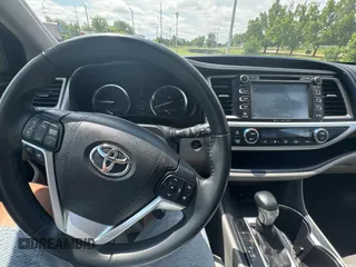 2016 Toyota Highlander Limited z VIN 5TDYKRFH9GS172288, wystawiony jako Copart lot #58966295 z przebiegiem 172 648 mil mil oraz Czysty tytuł • Clean title. Historia ofert i sprzedaży dostępna na DreamBid. Obrazek 9.