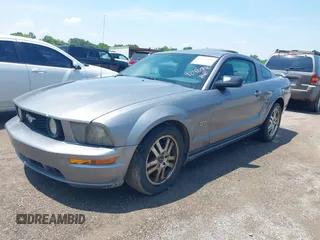 2006 Ford Mustang GT Deluxe с VIN 1ZVFT82H065176946, выставлен на аукционе IAAI как лот 42472942 с пробегом 157 711 миль миль и . История ставок и продаж доступна на DreamBid. Изображение 17.