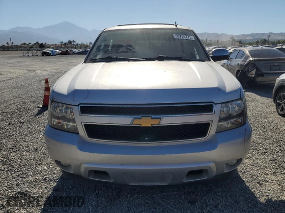 2013 Chevrolet Suburban LT with VIN 1GNSCJE05DR371789, listed as a Copart auction lot 60755775 with 233,275 mi miles and Salvage title. Bid and sale history available at DreamBid. Image 5.