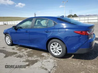 2025 Toyota Camry LE z VIN 4T1DAACK1SU081549, wystawiony jako Copart lot #51345935 z przebiegiem 7 289 mil mil oraz Szkoda całkowita • Salvage title. Historia ofert i sprzedaży dostępna na DreamBid. Obrazek 2.