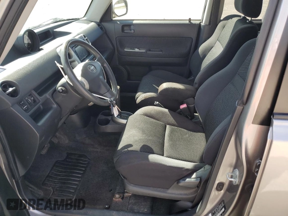 2005 Scion xB z VIN JTLKT324450196022, wystawiony jako Copart lot #52067615 z przebiegiem 150 840 mil mil oraz Szkody całkowita. Historia ofert i sprzedaży dostępna na DreamBid. Obrazek 7.