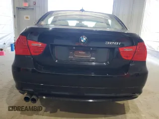 2011 BMW 3 Series 328i xDrive z VIN WBAPK5C55BF123867, wystawiony jako Copart lot #54008675 z przebiegiem 136 222 mil mil oraz Szkoda całkowita • Salvage title. Historia ofert i sprzedaży dostępna na DreamBid. Obrazek 6.