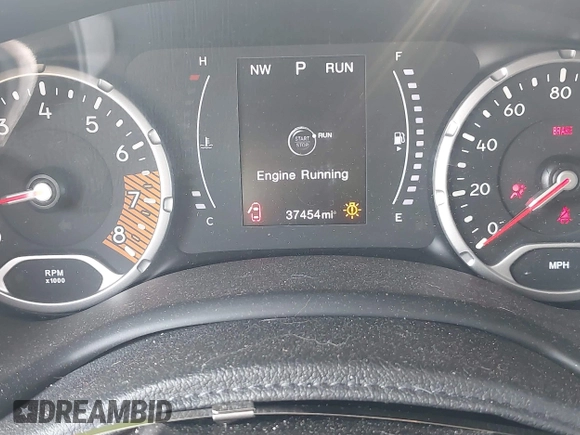 2020 Jeep Renegade Altitude z VIN ZACNJBBB0LPL70244, wystawiony jako IAAI lot #42461836 z przebiegiem 37 454 mil mil oraz . Historia ofert i sprzedaży dostępna na DreamBid. Obrazek 15.