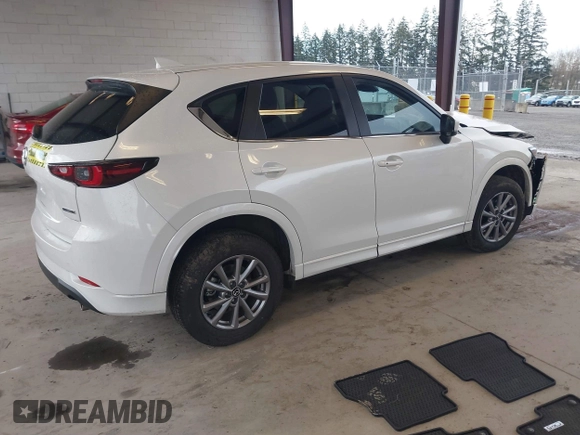 2024 Mazda CX-5 2.5 S Preferred Package with VIN JM3KFBCL4R0472201, listed as a IAAI auction lot 41895917 with 9,245 mi miles. Bid and sale history available at carsss.com. Image 4.