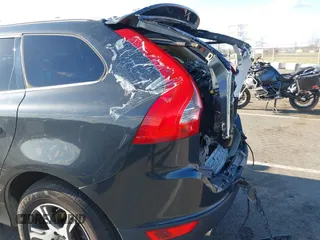 2012 Volvo XC60 3.0L with VIN YV4902DZ9C2309922, listed as a IAAI auction lot 41853170 with 121,325 mi miles. Bid and sale history available at carsss.com. Image 6.