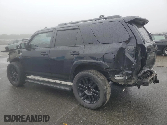 2020 Toyota 4Runner SR5 with VIN JTEBU5JR1L5806679, listed as a Copart auction lot 59961805 with 82,827 mi miles and Salvage title. Bid and sale history available at DreamBid. Image 2.