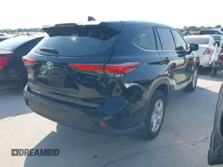 2021 Toyota Highlander L with VIN 5TDZZRAH5MS525595, listed as a IAAI auction lot 42050564 with 32,542 mi miles and . Bid and sale history available at DreamBid. Image 4.