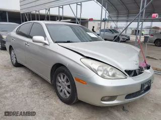 2002 Lexus ES 300 with VIN JTHBF30G625017329, listed as a IAAI auction lot 41533562 with 175,803 mi miles. Bid and sale history available at carsss.com. Image 1.