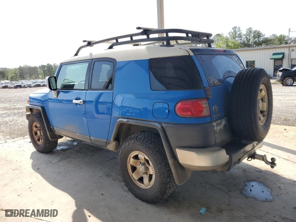2007 Toyota FJ Cruiser with VIN JTEBU11F670008230, listed as a Copart auction lot 52636365 with 258,913 mi miles and Salvage Title. Bid and sale history available at carsss.com. Image 2.