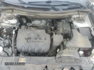 2018 Mitsubishi Outlander ES z VIN JA4AD2A37JZ012652, wystawiony jako Copart lot #56644495 z przebiegiem 165 941 mil mil oraz Szkoda całkowita • Salvage title. Historia ofert i sprzedaży dostępna na DreamBid. Obrazek 12.