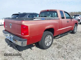 2006 Dodge Dakota SLT with VIN 1D7HE42K26S532685, listed as a IAAI auction lot 41833074 with 110,524 mi miles and . Bid and sale history available at carsss.com. Image 4.