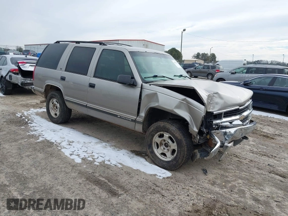 1998 Chevrolet Tahoe z VIN 1GNEK13R4WJ346417, wystawiony jako IAAI lot #41390436 z przebiegiem 184 094 mil mil oraz . Historia ofert i sprzedaży dostępna na DreamBid. Obrazek 1.