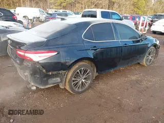 2020 Toyota Camry SE z VIN 4T1G11AK3LU945597, wystawiony jako IAAI lot #41292468 z przebiegiem 116 763 mil mil oraz . Historia ofert i sprzedaży dostępna na DreamBid. Obrazek 4.