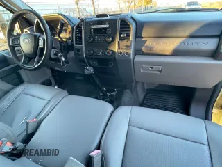 2019 Ford F-550 XL with VIN 1FDUF5GY2KEE44152, listed as a Copart auction lot 88810175 with 75,090 mi miles and Clean Title. Bid and sale history available at carsss.com. Image 9.