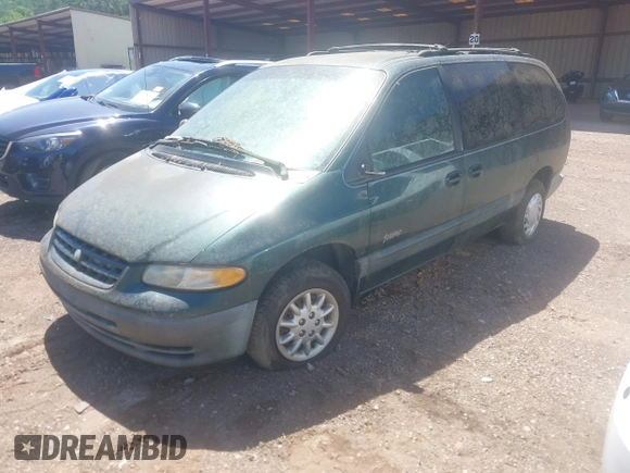 1998 Plymouth Voyager SE z VIN 1P4GP44G3WB563657, wystawiony jako IAAI lot #42306338 z przebiegiem 109 205 mil mil oraz . Historia ofert i sprzedaży dostępna na DreamBid. Obrazek 2.