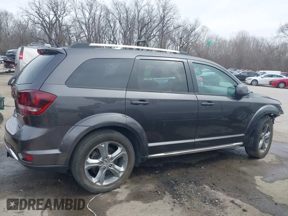 2017 Dodge Journey Crossroad Plus z VIN 3C4PDCGG6HT544668, wystawiony jako IAAI lot #40387483 z przebiegiem 61 712 mil mil oraz . Historia ofert i sprzedaży dostępna na DreamBid. Obrazek 14.