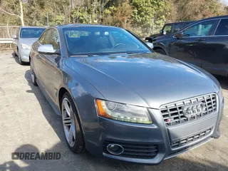 2012 Audi S5 Premium Plus z VIN WAUCVAFR1CA003754, wystawiony jako IAAI lot #41492517 z przebiegiem 116 082 mil mil oraz . Historia ofert i sprzedaży dostępna na DreamBid. Obrazek 1.