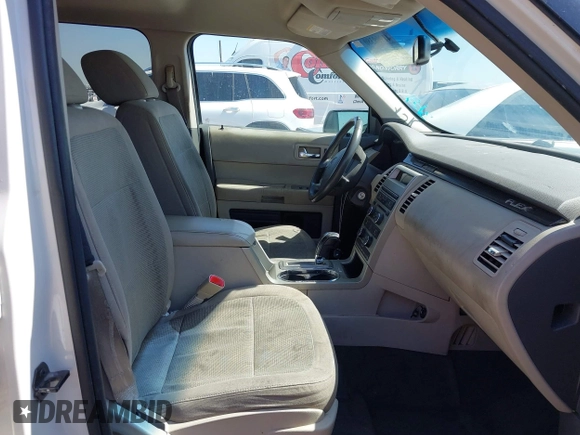 2011 Ford Flex SE with VIN 2FMGK5BC2BBD24318, listed as a IAAI auction lot 41909380 with 189,977 mi miles. Bid and sale history available at carsss.com. Image 5.
