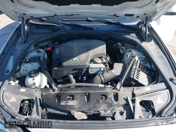 2015 BMW 5 Series 528i xDrive with VIN WBA5A7C52FD622472, listed as a IAAI auction lot 41999000 with 106,602 mi miles and . Bid and sale history available at carsss.com. Image 10.