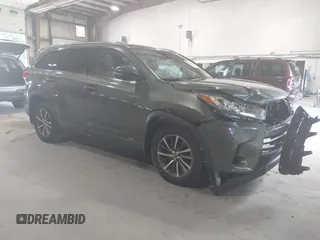 2017 Toyota Highlander Hybrid XLE with VIN 5TDJGRFH7HS020756, listed as a IAAI auction lot 42672527 with 109,476 mi miles and . Bid and sale history available at DreamBid. Image 1.