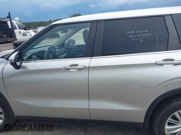 2022 Mitsubishi Outlander ES z VIN JA4J3TA88NZ015201, wystawiony jako IAAI lot #42264912 z przebiegiem 78 601 mil mil oraz . Historia ofert i sprzedaży dostępna na DreamBid. Obrazek 15.