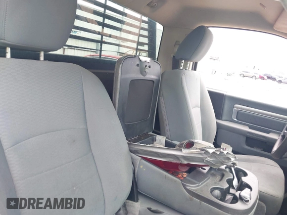 2019 Ram 1500 Classic Tradesman with VIN 3C6JR6DT8KG506165, listed as a IAAI auction lot 40721848 with 323,427 mi miles. Bid and sale history available at carsss.com. Image 8.