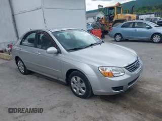 2009 Kia Spectra EX z VIN KNAFE222795660684, wystawiony jako IAAI lot #42385088 z przebiegiem 167 307 mil mil oraz . Historia ofert i sprzedaży dostępna na DreamBid. Obrazek 1.