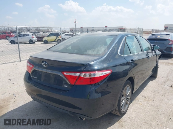 2015 Toyota Camry XLE z VIN 4T1BF1FK2FU101043, wystawiony jako IAAI lot #42426166 z przebiegiem 66 413 mil mil oraz . Historia ofert i sprzedaży dostępna na DreamBid. Obrazek 4.