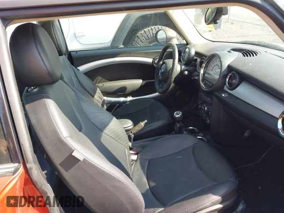 2012 MINI Hardtop with VIN WMWSU3C51CT369410, listed as a IAAI auction lot 42072377 with 155,008 mi miles and . Bid and sale history available at DreamBid. Image 5.