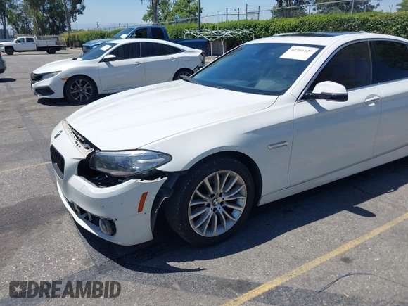 2015 BMW 5 Series 528i z VIN WBA5A5C58FD514538, wystawiony jako IAAI lot #42301127 z przebiegiem 147 084 mil mil oraz . Historia ofert i sprzedaży dostępna na DreamBid. Obrazek 6.