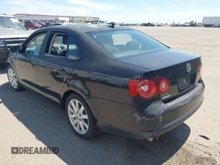 2010 Volkswagen Jetta Wolfsburg Edition с VIN 3VWRJ7AJ7AM057831, выставлен на аукционе IAAI как лот 42701174 с пробегом 102 158 миль миль и . История ставок и продаж доступна на DreamBid. Изображение 3.