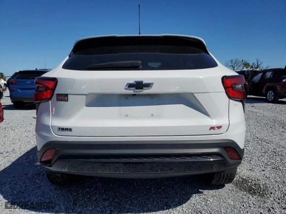 2024 Chevrolet Trax 1RS with VIN KL77LGE27RC117463, listed as a Copart auction lot 49253985 with 24,194 mi miles and Salvage Title. Bid and sale history available at carsss.com. Image 6.