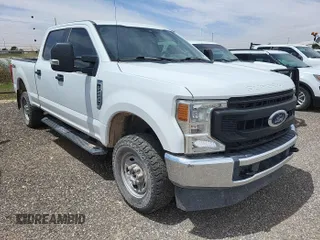 2020 Ford F-250 XL z VIN 1FT7W2B66LEE28348, wystawiony jako IAAI lot #42389503 z przebiegiem 111 371 mil mil oraz . Historia ofert i sprzedaży dostępna na DreamBid. Obrazek 1.