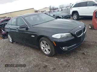 2013 BMW 5 Series 528i xDrive with VIN WBAXH5C59DDW15444, listed as a IAAI auction lot 40818314 with 114,901 mi miles and . Bid and sale history available at DreamBid. Image 1.