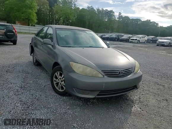 2005 Toyota Camry LE with VIN 4T1BF32K45U599214, listed as a Copart auction lot 52609295 with 304,316 mi miles and Salvage Title. Bid and sale history available at DreamBid. Image 11.