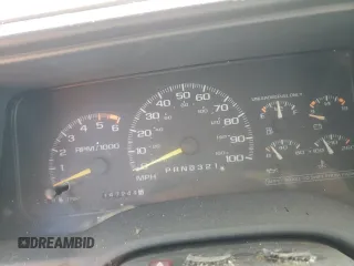 1996 Chevrolet Suburban with VIN 3GNFK16R7TG137640, listed as a Copart auction lot 68962854 with 147,244 mi miles and Clean Title. Bid and sale history available at carsss.com. Image 9.
