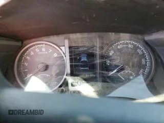 2017 Toyota Tacoma SR5 z VIN 3TMCZ5AN7HM071683, wystawiony jako Copart lot #53665755 z przebiegiem 65 180 mil mil oraz Szkoda całkowita • Salvage title. Historia ofert i sprzedaży dostępna na DreamBid. Obrazek 9.