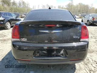 2019 Chrysler 300 with VIN 2C3CCABG7KH660334, listed as a Copart auction lot 52579765 with 47,923 mi miles and Salvage Title. Bid and sale history available at carsss.com. Image 6.