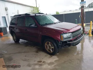 2005 Chevrolet TrailBlazer LS with VIN 1GNES16S556176536, listed as a IAAI auction lot 41973672 with 1 mi miles. Bid and sale history available at carsss.com. Image 1.